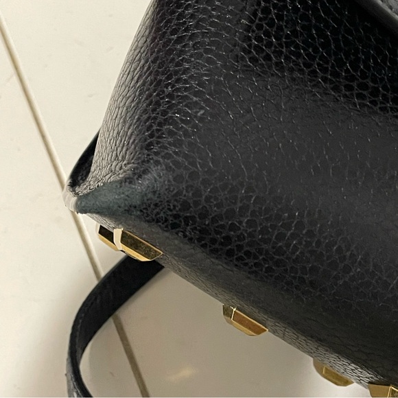 Salvatore Ferragamo pebbled black chain  link  leather handbag bag Purse Fall - Picture 11 of 15